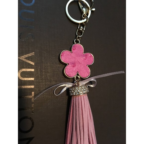 Bag Charm Flower Shape Crystals and Tassel-PINK or BLACK - Picture 7 of 13